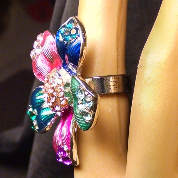 Multi Color Flower Rhinestones Cocktail Ring - Picture 4 of 5
